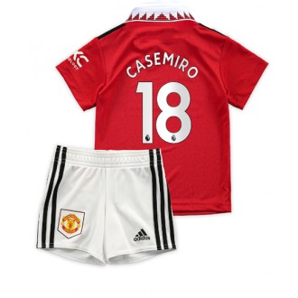 Manchester United Casemiro #18 Hjemmedraktsett Barn 2022-23 Kortermet (+ korte bukser)